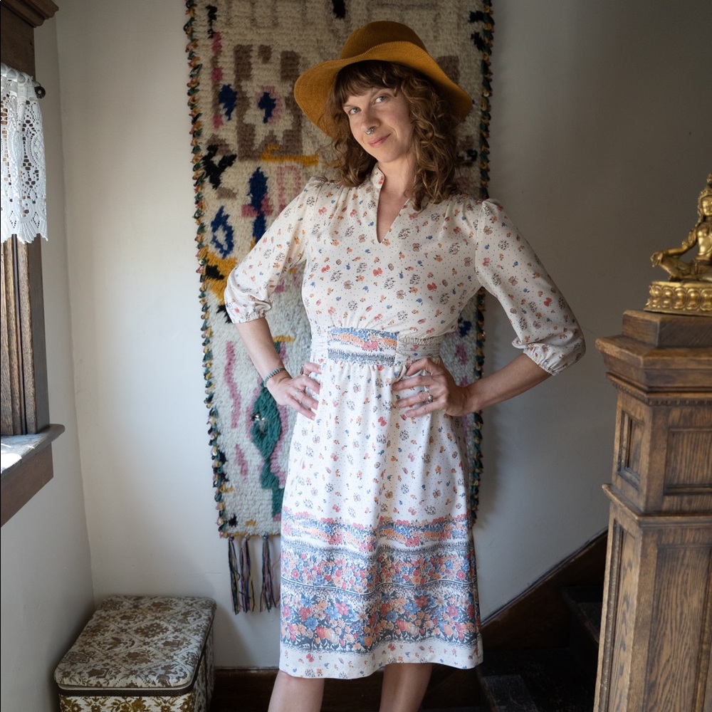 Vintage Floral Ivory Midi Dress